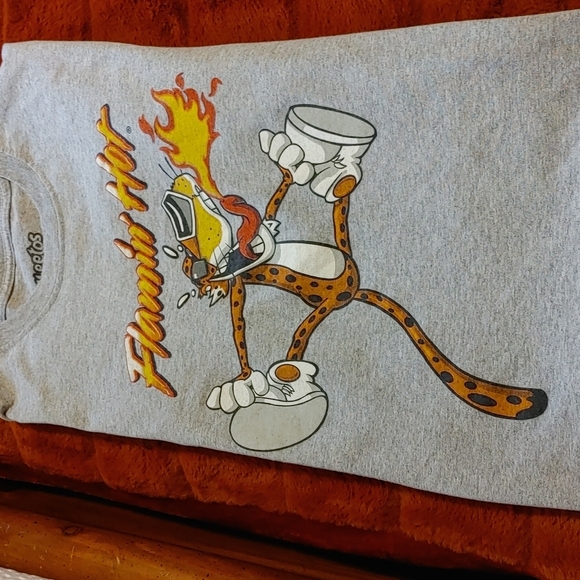 💚Men's Flaming Hot Cheetos t-shirt - Picture 4 of 4